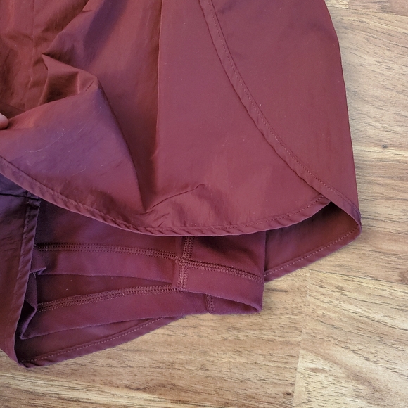 Offline by Aeire Size Medium The Hugger Athletic Shorts - Picture 2 of 7